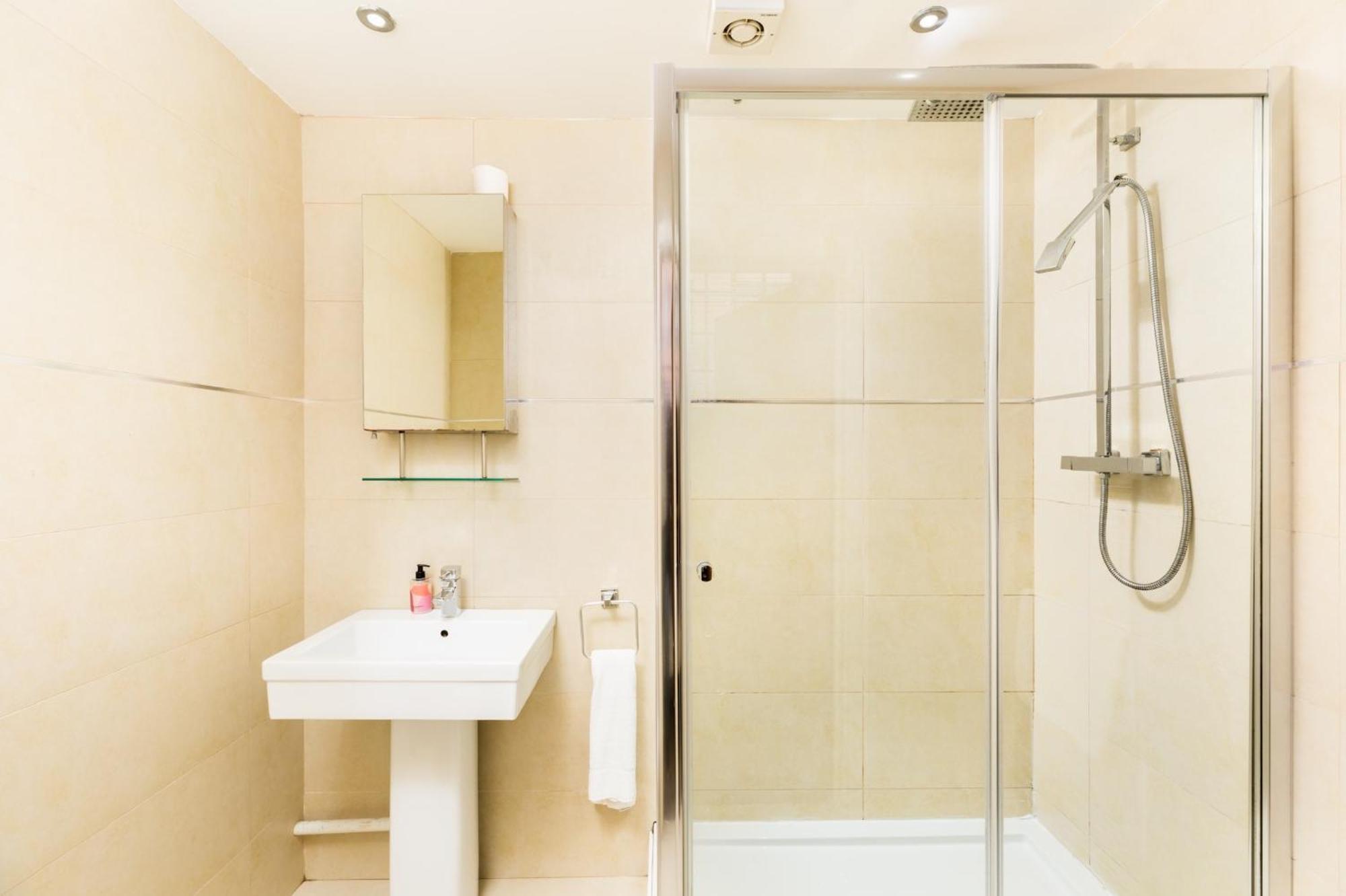 High End Luxury Townhouse In Jq, 4 Bedrooms, Flat Screen Tv In All Rooms, Free Parking, Near Birmingham City Centre Deposit Required エクステリア 写真