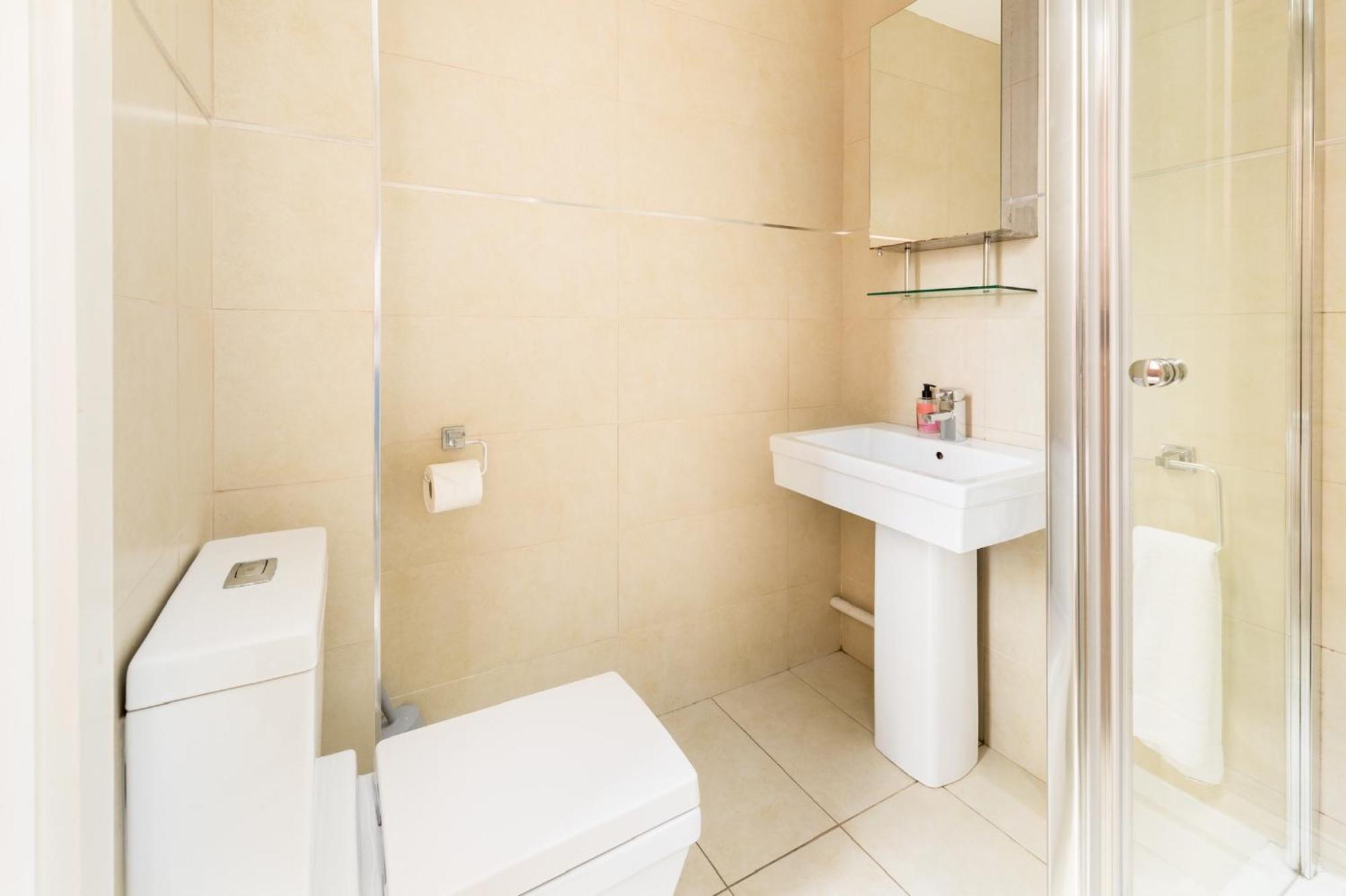 High End Luxury Townhouse In Jq, 4 Bedrooms, Flat Screen Tv In All Rooms, Free Parking, Near Birmingham City Centre Deposit Required エクステリア 写真